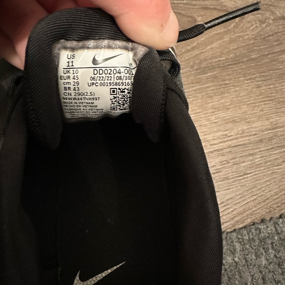 Men’s Nike running shoes - Picture 6 of 7